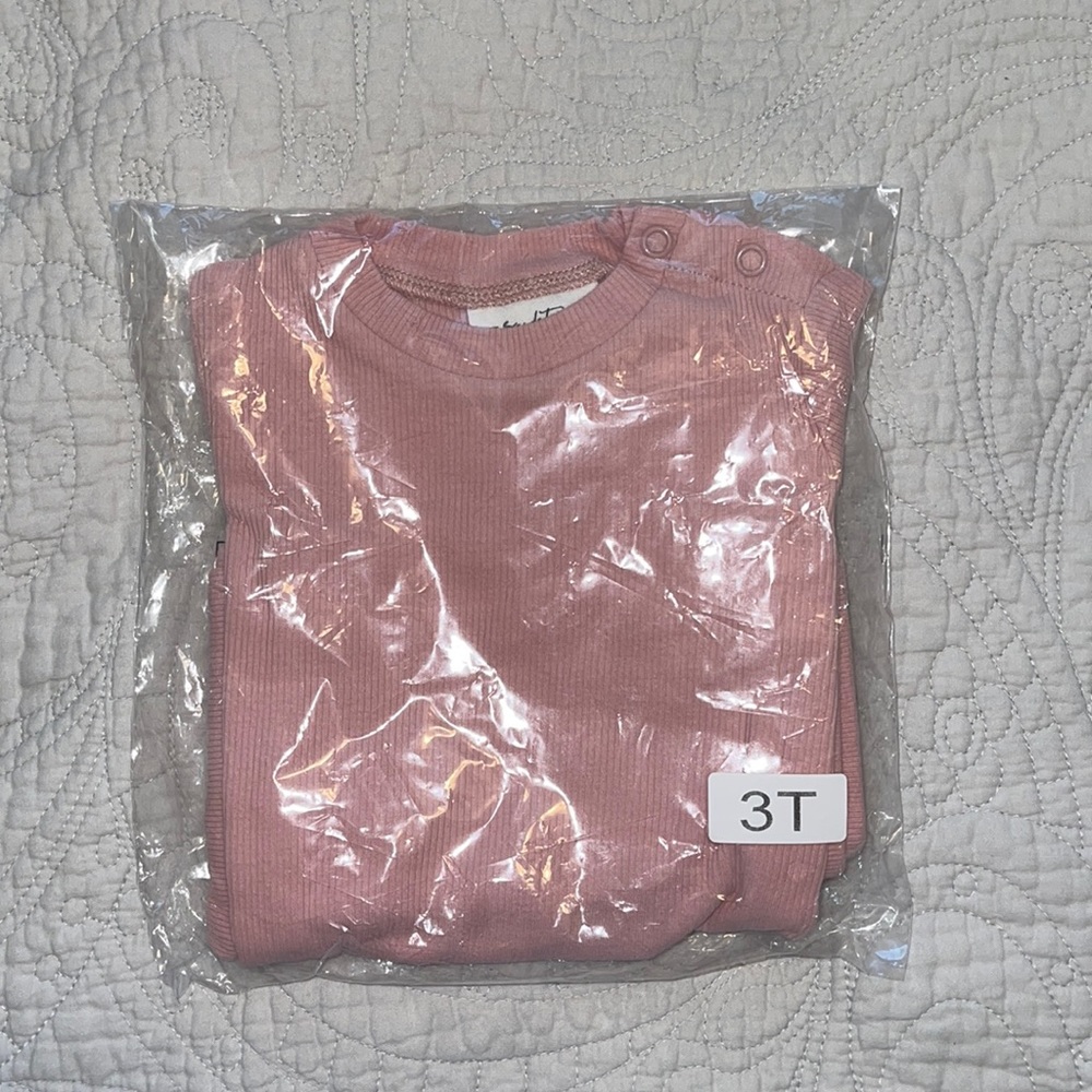 Sandstone Avenue Pajama Set